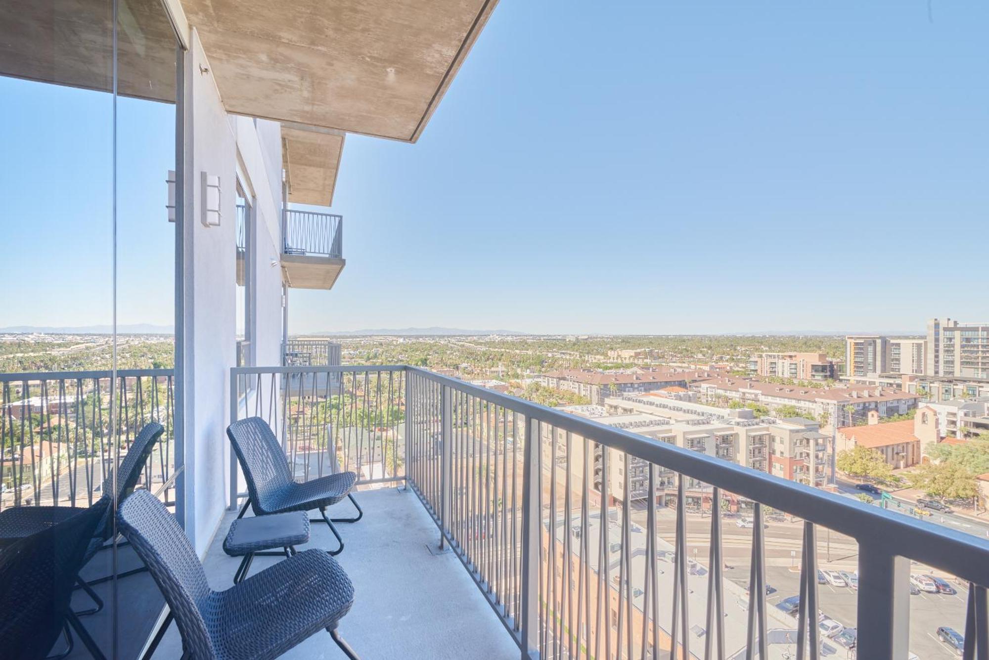 Sonder At Mckinley Lejlighedshotel Phoenix Eksteriør billede