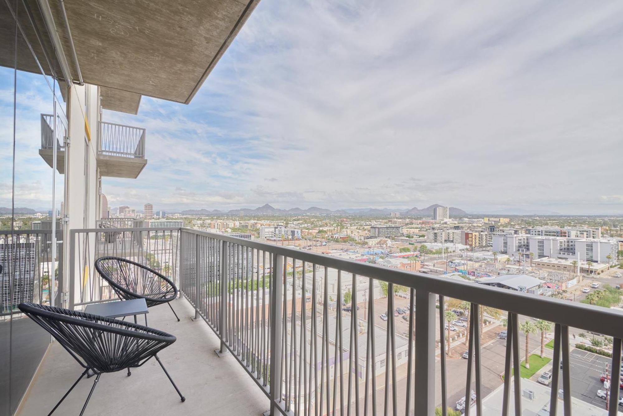 Sonder At Mckinley Lejlighedshotel Phoenix Eksteriør billede