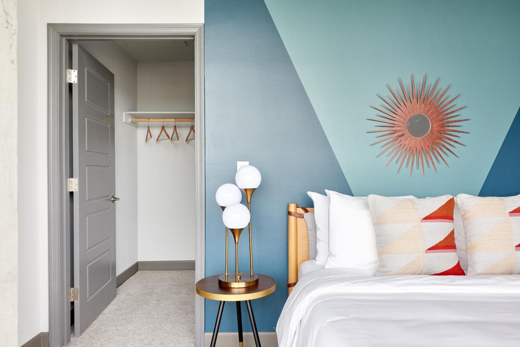 Sonder At Mckinley Lejlighedshotel Phoenix Eksteriør billede