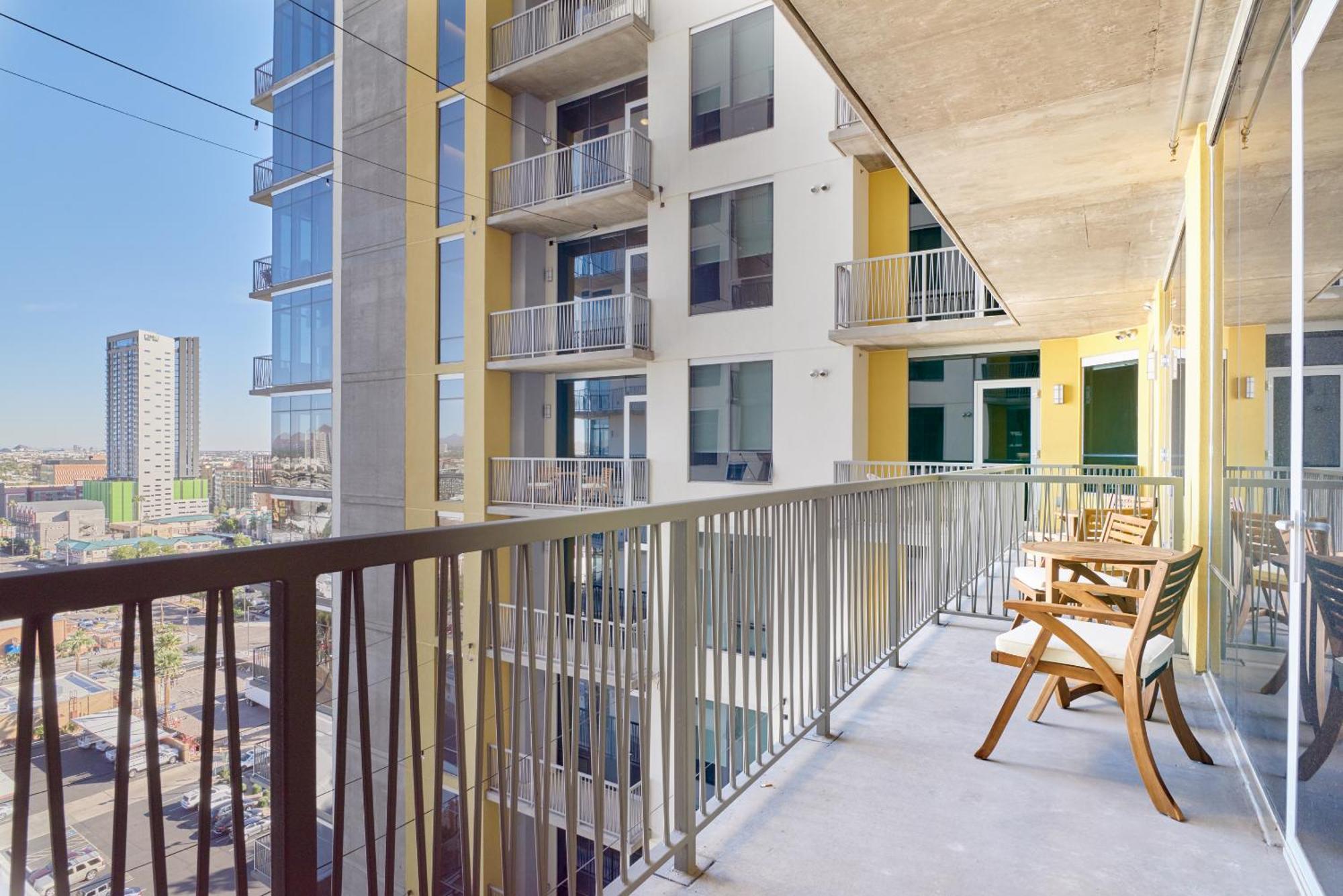 Sonder At Mckinley Lejlighedshotel Phoenix Eksteriør billede