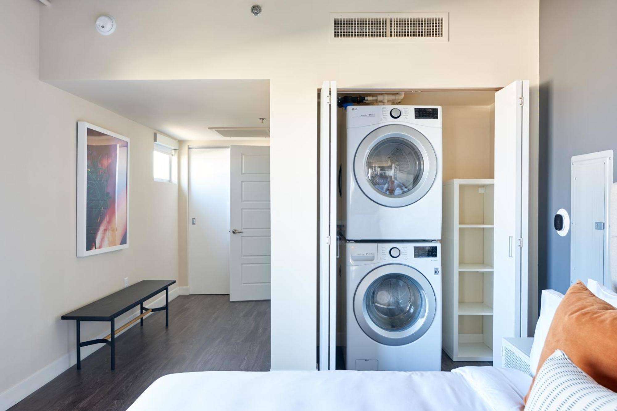 Sonder At Mckinley Lejlighedshotel Phoenix Eksteriør billede