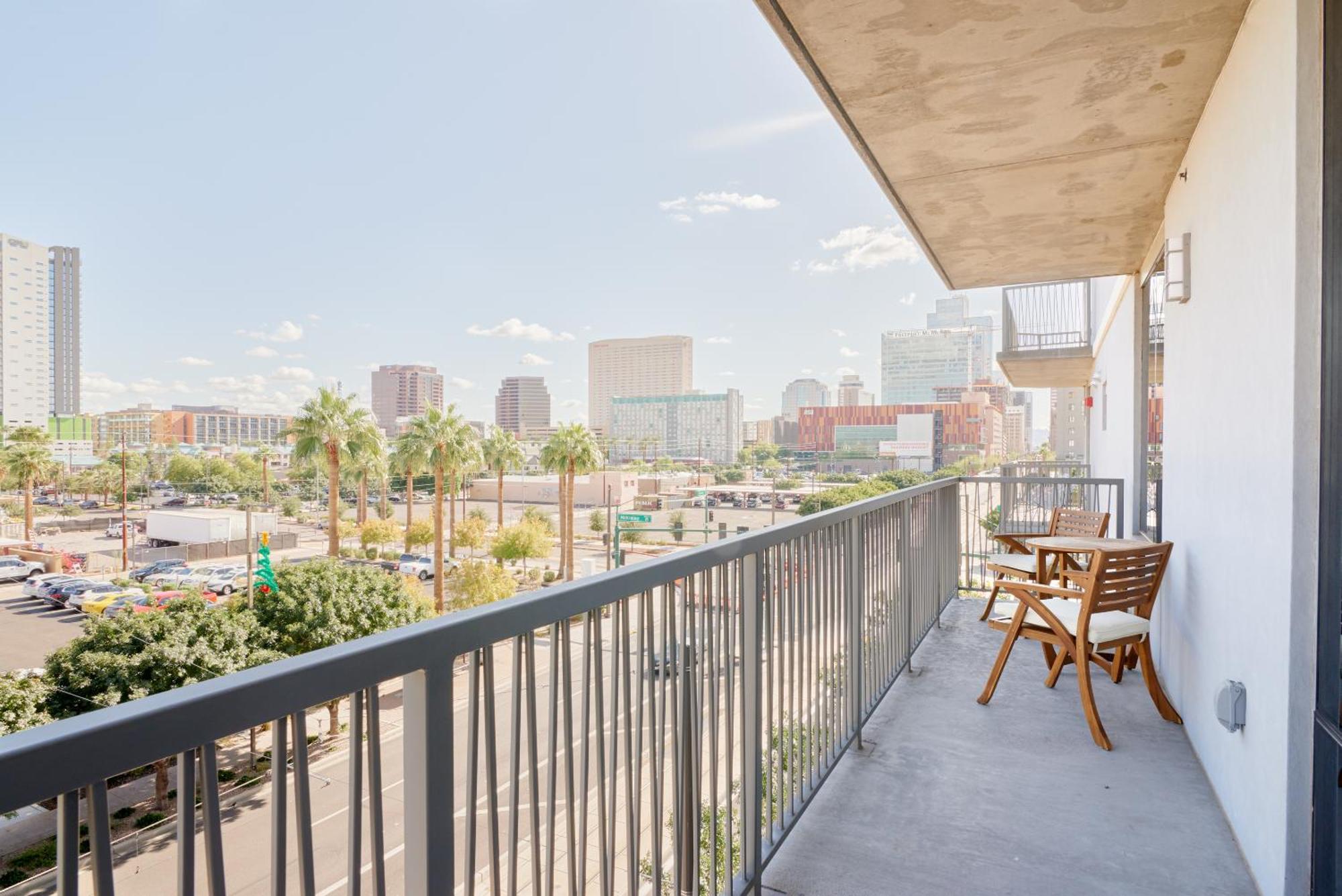Sonder At Mckinley Lejlighedshotel Phoenix Eksteriør billede